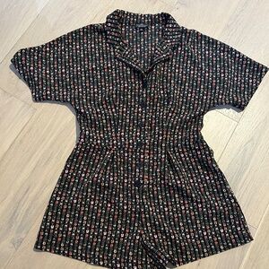 Topshop Petite Short Black Floral Romper Size 6P